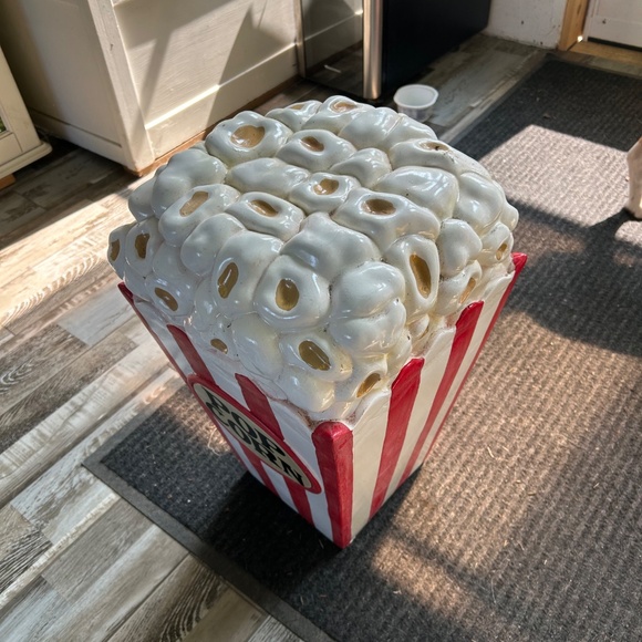 Brand New popcorn decor - Picture 2 of 5